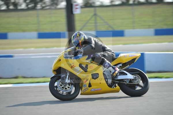 Motorcycle action photographs;Trackday digital images;donington;donington park leicestershire;donington photographs;event digital images;eventdigitalimages;no limits trackday;peter wileman photography;trackday;trackday photos