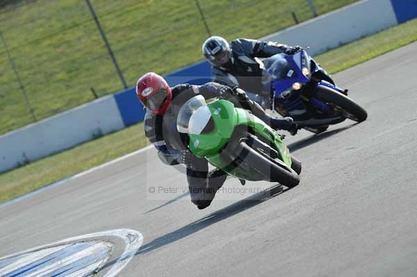 Motorcycle action photographs;Trackday digital images;donington;donington park leicestershire;donington photographs;event digital images;eventdigitalimages;no limits trackday;peter wileman photography;trackday;trackday photos