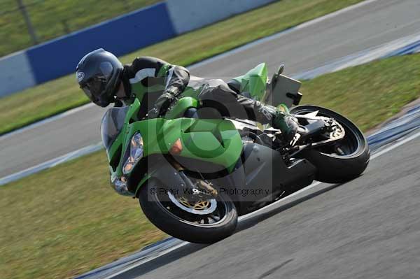 Motorcycle action photographs;Trackday digital images;donington;donington park leicestershire;donington photographs;event digital images;eventdigitalimages;no limits trackday;peter wileman photography;trackday;trackday photos