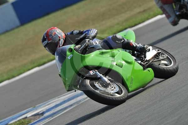 Motorcycle action photographs;Trackday digital images;donington;donington park leicestershire;donington photographs;event digital images;eventdigitalimages;no limits trackday;peter wileman photography;trackday;trackday photos