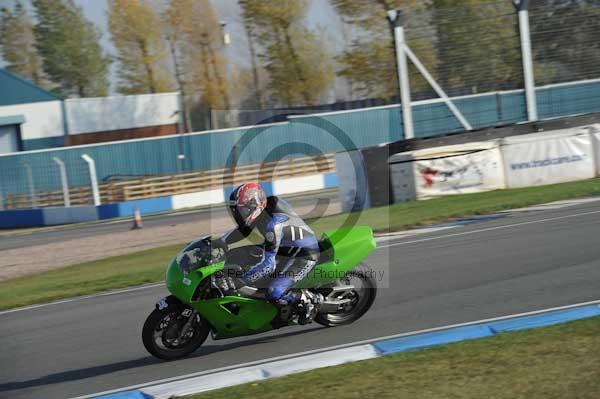 Motorcycle action photographs;Trackday digital images;donington;donington park leicestershire;donington photographs;event digital images;eventdigitalimages;no limits trackday;peter wileman photography;trackday;trackday photos