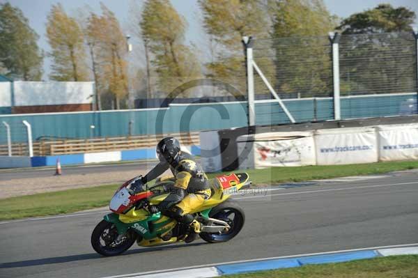 Motorcycle action photographs;Trackday digital images;donington;donington park leicestershire;donington photographs;event digital images;eventdigitalimages;no limits trackday;peter wileman photography;trackday;trackday photos