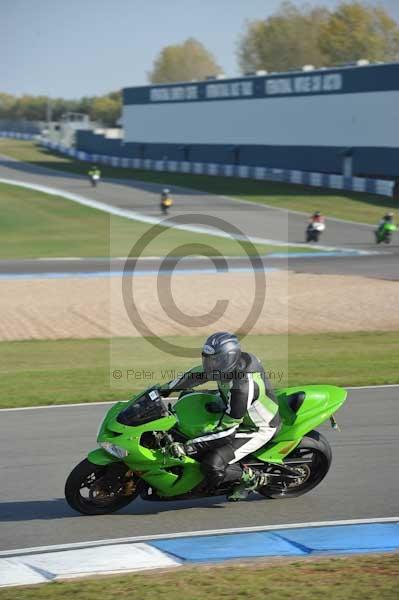 Motorcycle action photographs;Trackday digital images;donington;donington park leicestershire;donington photographs;event digital images;eventdigitalimages;no limits trackday;peter wileman photography;trackday;trackday photos