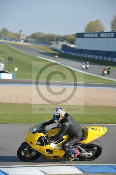 Motorcycle action photographs;Trackday digital images;donington;donington park leicestershire;donington photographs;event digital images;eventdigitalimages;no limits trackday;peter wileman photography;trackday;trackday photos