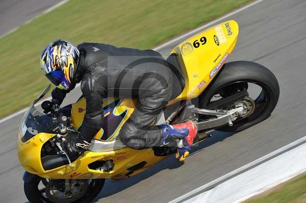 Motorcycle action photographs;Trackday digital images;donington;donington park leicestershire;donington photographs;event digital images;eventdigitalimages;no limits trackday;peter wileman photography;trackday;trackday photos