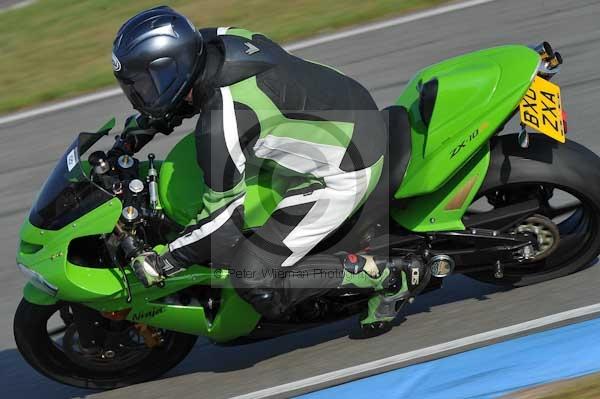 Motorcycle action photographs;Trackday digital images;donington;donington park leicestershire;donington photographs;event digital images;eventdigitalimages;no limits trackday;peter wileman photography;trackday;trackday photos