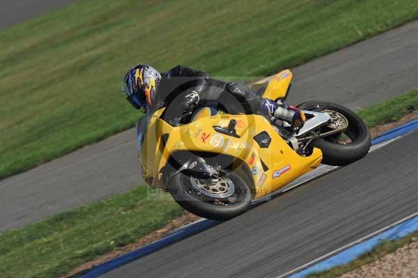 Motorcycle action photographs;Trackday digital images;donington;donington park leicestershire;donington photographs;event digital images;eventdigitalimages;no limits trackday;peter wileman photography;trackday;trackday photos
