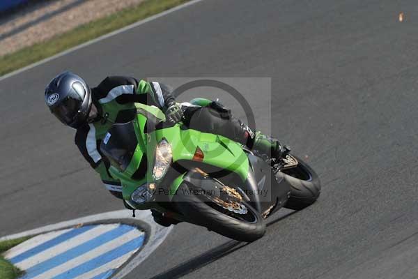 Motorcycle action photographs;Trackday digital images;donington;donington park leicestershire;donington photographs;event digital images;eventdigitalimages;no limits trackday;peter wileman photography;trackday;trackday photos