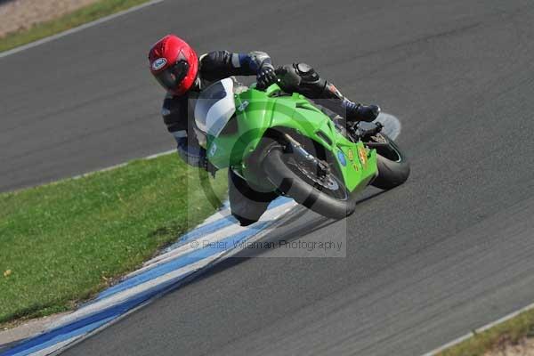 Motorcycle action photographs;Trackday digital images;donington;donington park leicestershire;donington photographs;event digital images;eventdigitalimages;no limits trackday;peter wileman photography;trackday;trackday photos