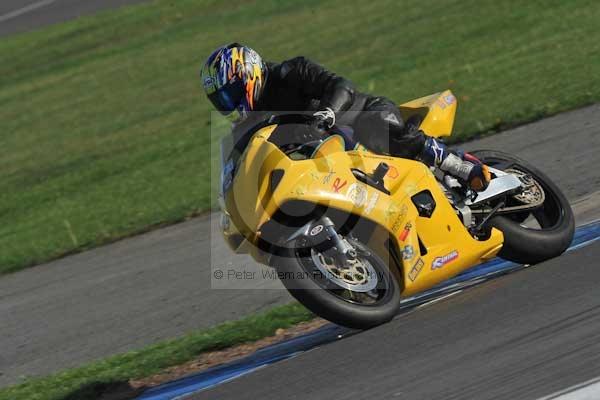 Motorcycle action photographs;Trackday digital images;donington;donington park leicestershire;donington photographs;event digital images;eventdigitalimages;no limits trackday;peter wileman photography;trackday;trackday photos