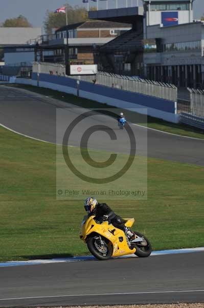 Motorcycle action photographs;Trackday digital images;donington;donington park leicestershire;donington photographs;event digital images;eventdigitalimages;no limits trackday;peter wileman photography;trackday;trackday photos