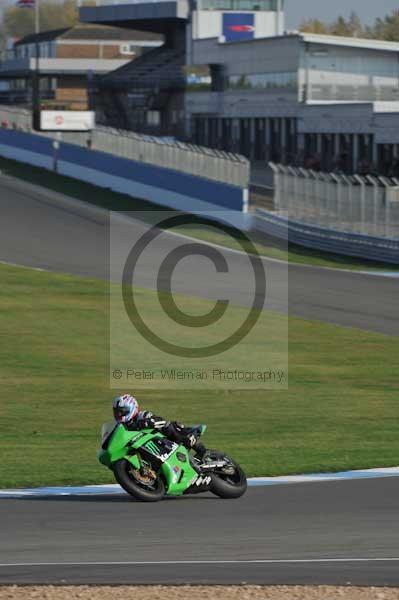 Motorcycle action photographs;Trackday digital images;donington;donington park leicestershire;donington photographs;event digital images;eventdigitalimages;no limits trackday;peter wileman photography;trackday;trackday photos