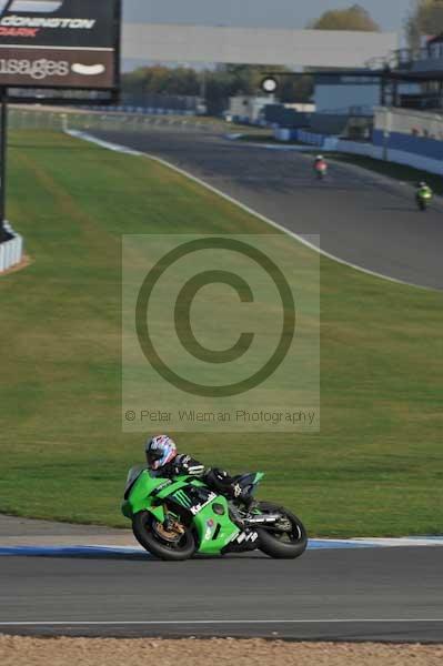Motorcycle action photographs;Trackday digital images;donington;donington park leicestershire;donington photographs;event digital images;eventdigitalimages;no limits trackday;peter wileman photography;trackday;trackday photos
