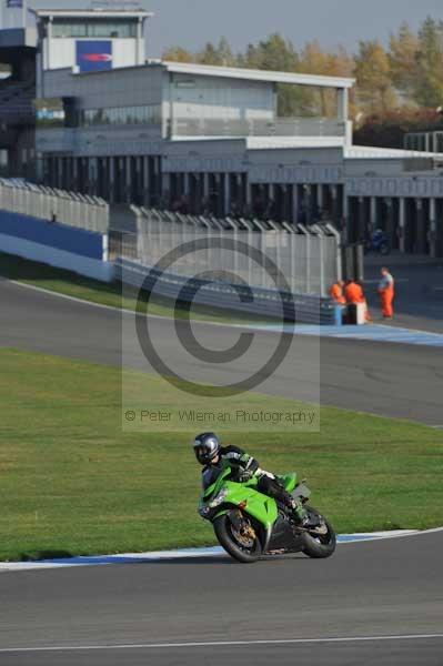 Motorcycle action photographs;Trackday digital images;donington;donington park leicestershire;donington photographs;event digital images;eventdigitalimages;no limits trackday;peter wileman photography;trackday;trackday photos