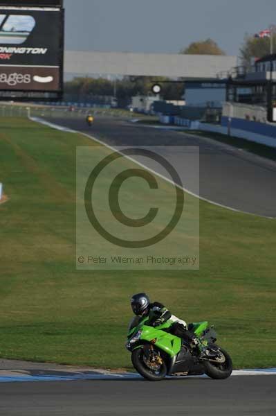 Motorcycle action photographs;Trackday digital images;donington;donington park leicestershire;donington photographs;event digital images;eventdigitalimages;no limits trackday;peter wileman photography;trackday;trackday photos