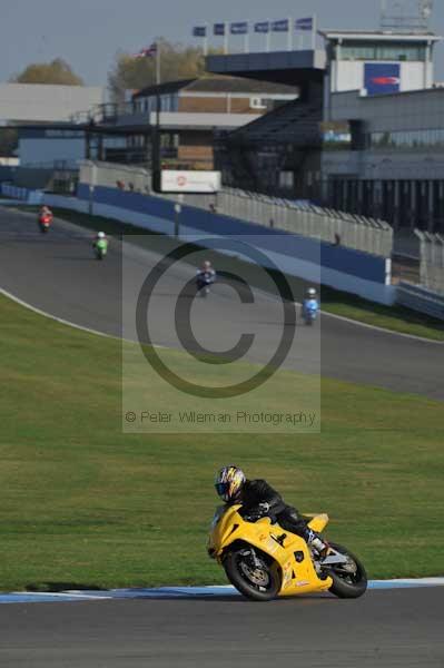 Motorcycle action photographs;Trackday digital images;donington;donington park leicestershire;donington photographs;event digital images;eventdigitalimages;no limits trackday;peter wileman photography;trackday;trackday photos