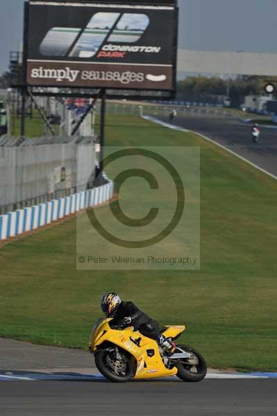 Motorcycle action photographs;Trackday digital images;donington;donington park leicestershire;donington photographs;event digital images;eventdigitalimages;no limits trackday;peter wileman photography;trackday;trackday photos
