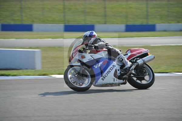 Motorcycle action photographs;Trackday digital images;donington;donington park leicestershire;donington photographs;event digital images;eventdigitalimages;no limits trackday;peter wileman photography;trackday;trackday photos