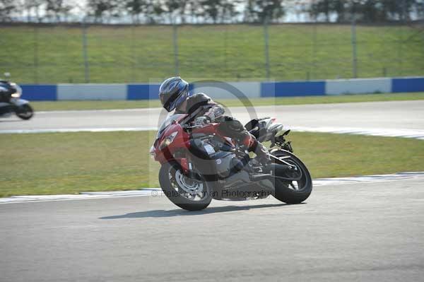 Motorcycle action photographs;Trackday digital images;donington;donington park leicestershire;donington photographs;event digital images;eventdigitalimages;no limits trackday;peter wileman photography;trackday;trackday photos