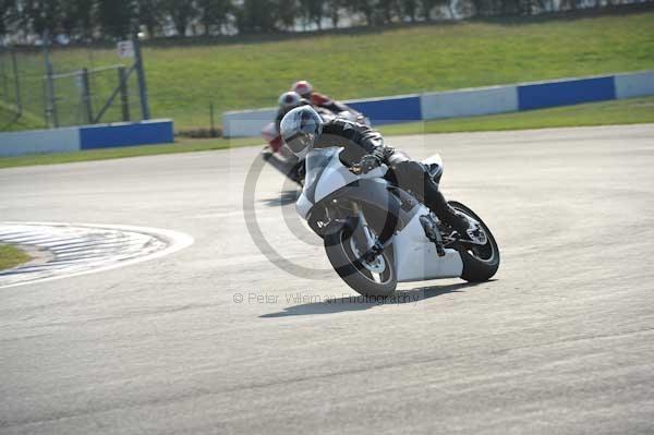 Motorcycle action photographs;Trackday digital images;donington;donington park leicestershire;donington photographs;event digital images;eventdigitalimages;no limits trackday;peter wileman photography;trackday;trackday photos
