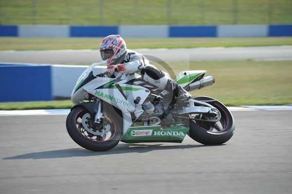 Motorcycle action photographs;Trackday digital images;donington;donington park leicestershire;donington photographs;event digital images;eventdigitalimages;no limits trackday;peter wileman photography;trackday;trackday photos