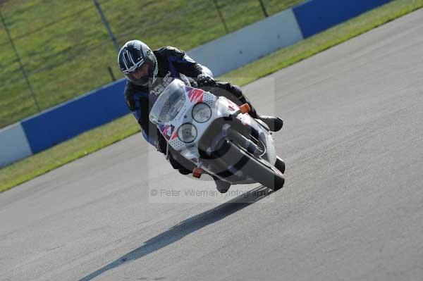 Motorcycle action photographs;Trackday digital images;donington;donington park leicestershire;donington photographs;event digital images;eventdigitalimages;no limits trackday;peter wileman photography;trackday;trackday photos