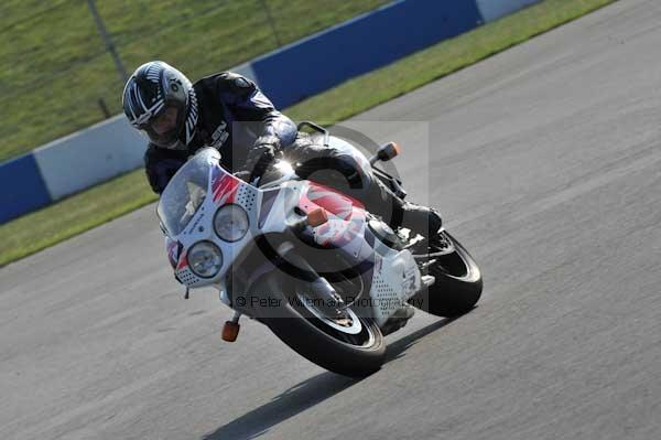 Motorcycle action photographs;Trackday digital images;donington;donington park leicestershire;donington photographs;event digital images;eventdigitalimages;no limits trackday;peter wileman photography;trackday;trackday photos