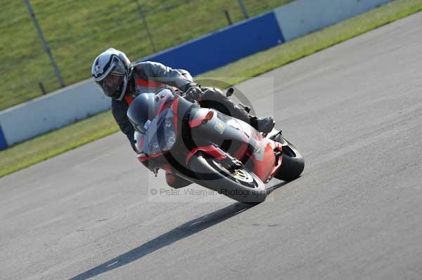 Motorcycle action photographs;Trackday digital images;donington;donington park leicestershire;donington photographs;event digital images;eventdigitalimages;no limits trackday;peter wileman photography;trackday;trackday photos