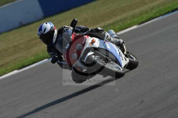 Motorcycle action photographs;Trackday digital images;donington;donington park leicestershire;donington photographs;event digital images;eventdigitalimages;no limits trackday;peter wileman photography;trackday;trackday photos