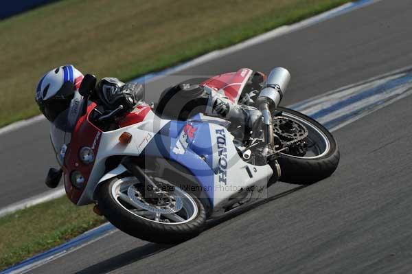 Motorcycle action photographs;Trackday digital images;donington;donington park leicestershire;donington photographs;event digital images;eventdigitalimages;no limits trackday;peter wileman photography;trackday;trackday photos