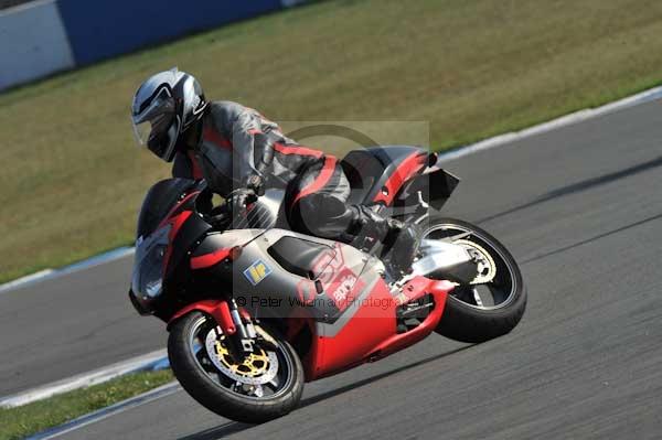 Motorcycle action photographs;Trackday digital images;donington;donington park leicestershire;donington photographs;event digital images;eventdigitalimages;no limits trackday;peter wileman photography;trackday;trackday photos