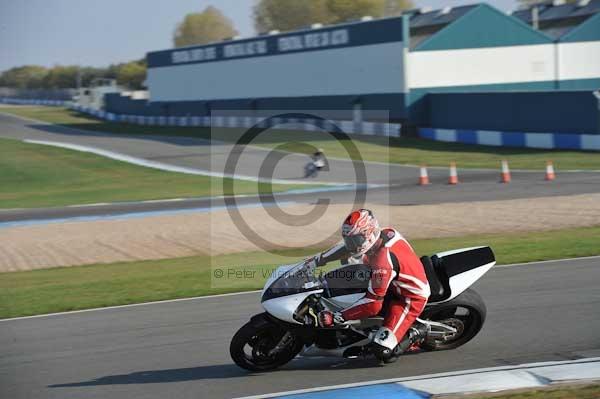 Motorcycle action photographs;Trackday digital images;donington;donington park leicestershire;donington photographs;event digital images;eventdigitalimages;no limits trackday;peter wileman photography;trackday;trackday photos