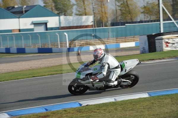Motorcycle action photographs;Trackday digital images;donington;donington park leicestershire;donington photographs;event digital images;eventdigitalimages;no limits trackday;peter wileman photography;trackday;trackday photos