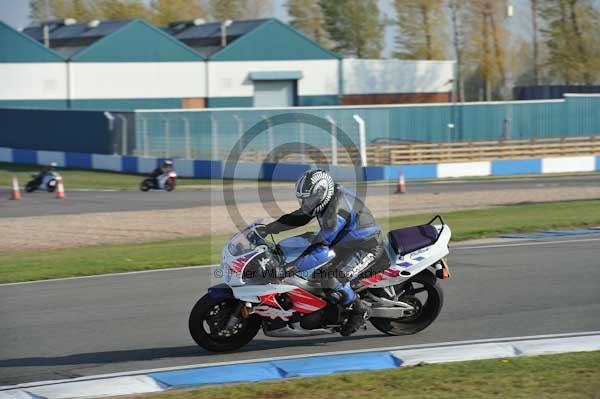 Motorcycle action photographs;Trackday digital images;donington;donington park leicestershire;donington photographs;event digital images;eventdigitalimages;no limits trackday;peter wileman photography;trackday;trackday photos