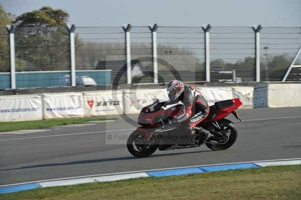 Motorcycle action photographs;Trackday digital images;donington;donington park leicestershire;donington photographs;event digital images;eventdigitalimages;no limits trackday;peter wileman photography;trackday;trackday photos