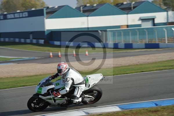 Motorcycle action photographs;Trackday digital images;donington;donington park leicestershire;donington photographs;event digital images;eventdigitalimages;no limits trackday;peter wileman photography;trackday;trackday photos