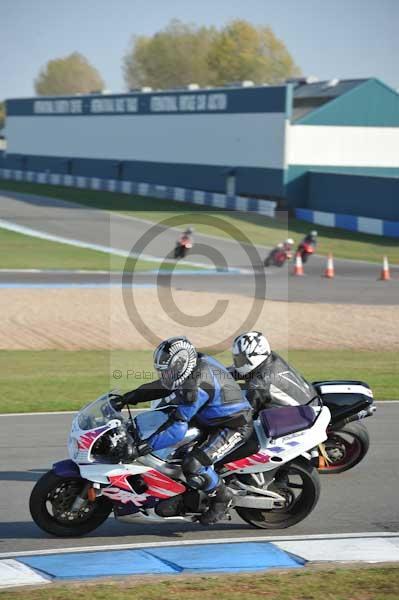 Motorcycle action photographs;Trackday digital images;donington;donington park leicestershire;donington photographs;event digital images;eventdigitalimages;no limits trackday;peter wileman photography;trackday;trackday photos