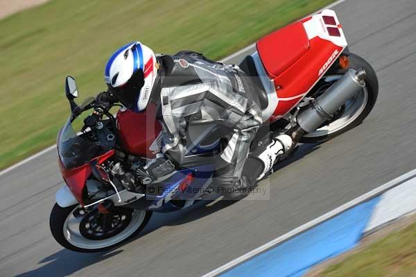 Motorcycle action photographs;Trackday digital images;donington;donington park leicestershire;donington photographs;event digital images;eventdigitalimages;no limits trackday;peter wileman photography;trackday;trackday photos