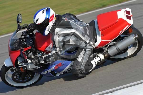 Motorcycle action photographs;Trackday digital images;donington;donington park leicestershire;donington photographs;event digital images;eventdigitalimages;no limits trackday;peter wileman photography;trackday;trackday photos
