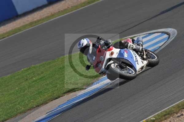 Motorcycle action photographs;Trackday digital images;donington;donington park leicestershire;donington photographs;event digital images;eventdigitalimages;no limits trackday;peter wileman photography;trackday;trackday photos