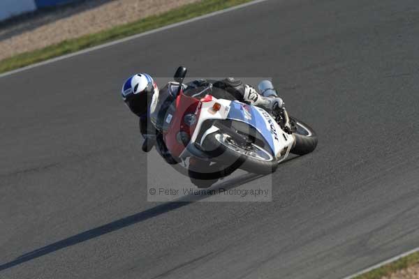 Motorcycle action photographs;Trackday digital images;donington;donington park leicestershire;donington photographs;event digital images;eventdigitalimages;no limits trackday;peter wileman photography;trackday;trackday photos