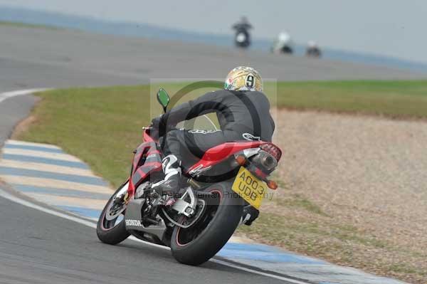 Motorcycle action photographs;Trackday digital images;donington;donington park leicestershire;donington photographs;event digital images;eventdigitalimages;no limits trackday;peter wileman photography;trackday;trackday photos