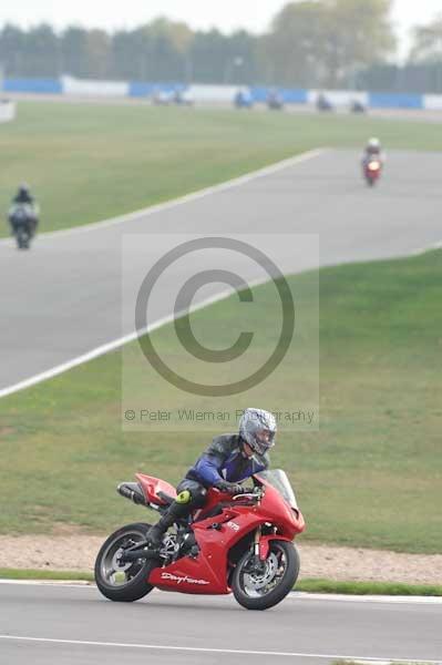 Motorcycle action photographs;Trackday digital images;donington;donington park leicestershire;donington photographs;event digital images;eventdigitalimages;no limits trackday;peter wileman photography;trackday;trackday photos