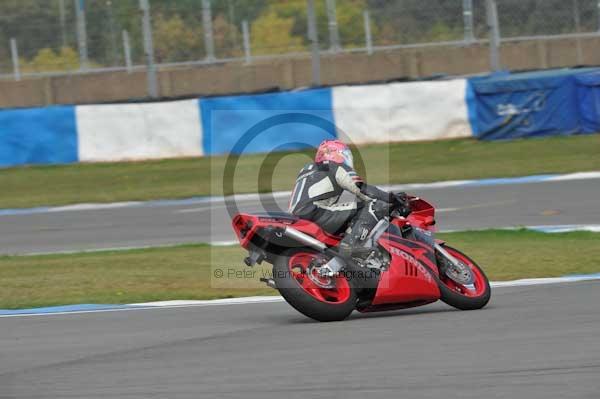 Motorcycle action photographs;Trackday digital images;donington;donington park leicestershire;donington photographs;event digital images;eventdigitalimages;no limits trackday;peter wileman photography;trackday;trackday photos