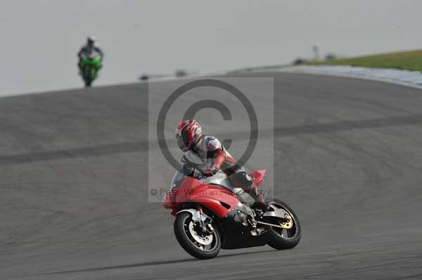 Motorcycle action photographs;Trackday digital images;donington;donington park leicestershire;donington photographs;event digital images;eventdigitalimages;no limits trackday;peter wileman photography;trackday;trackday photos