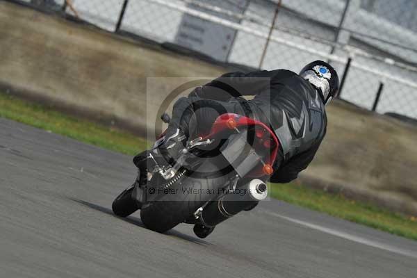 Motorcycle action photographs;Trackday digital images;donington;donington park leicestershire;donington photographs;event digital images;eventdigitalimages;no limits trackday;peter wileman photography;trackday;trackday photos