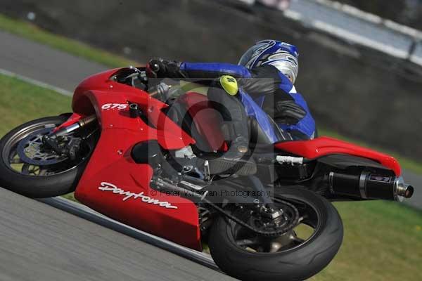Motorcycle action photographs;Trackday digital images;donington;donington park leicestershire;donington photographs;event digital images;eventdigitalimages;no limits trackday;peter wileman photography;trackday;trackday photos