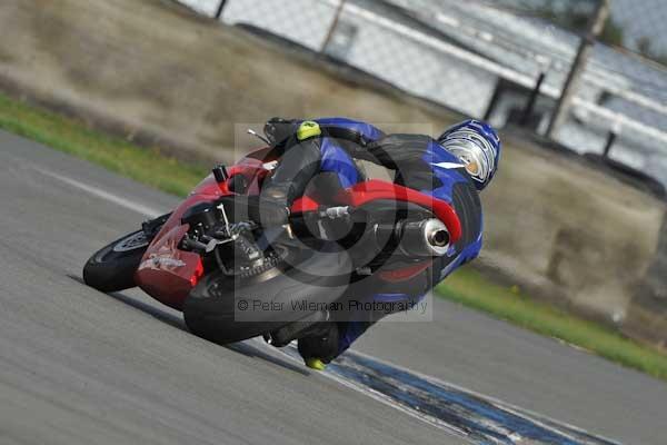 Motorcycle action photographs;Trackday digital images;donington;donington park leicestershire;donington photographs;event digital images;eventdigitalimages;no limits trackday;peter wileman photography;trackday;trackday photos
