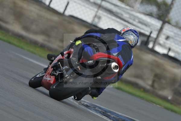 Motorcycle action photographs;Trackday digital images;donington;donington park leicestershire;donington photographs;event digital images;eventdigitalimages;no limits trackday;peter wileman photography;trackday;trackday photos