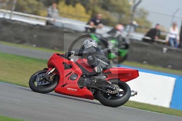 Motorcycle action photographs;Trackday digital images;donington;donington park leicestershire;donington photographs;event digital images;eventdigitalimages;no limits trackday;peter wileman photography;trackday;trackday photos